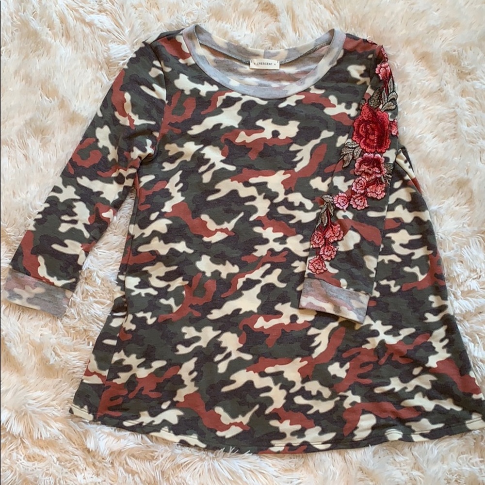 Crescent 3/4 Sleeve Camo Tee w/ Flower Appliqué!